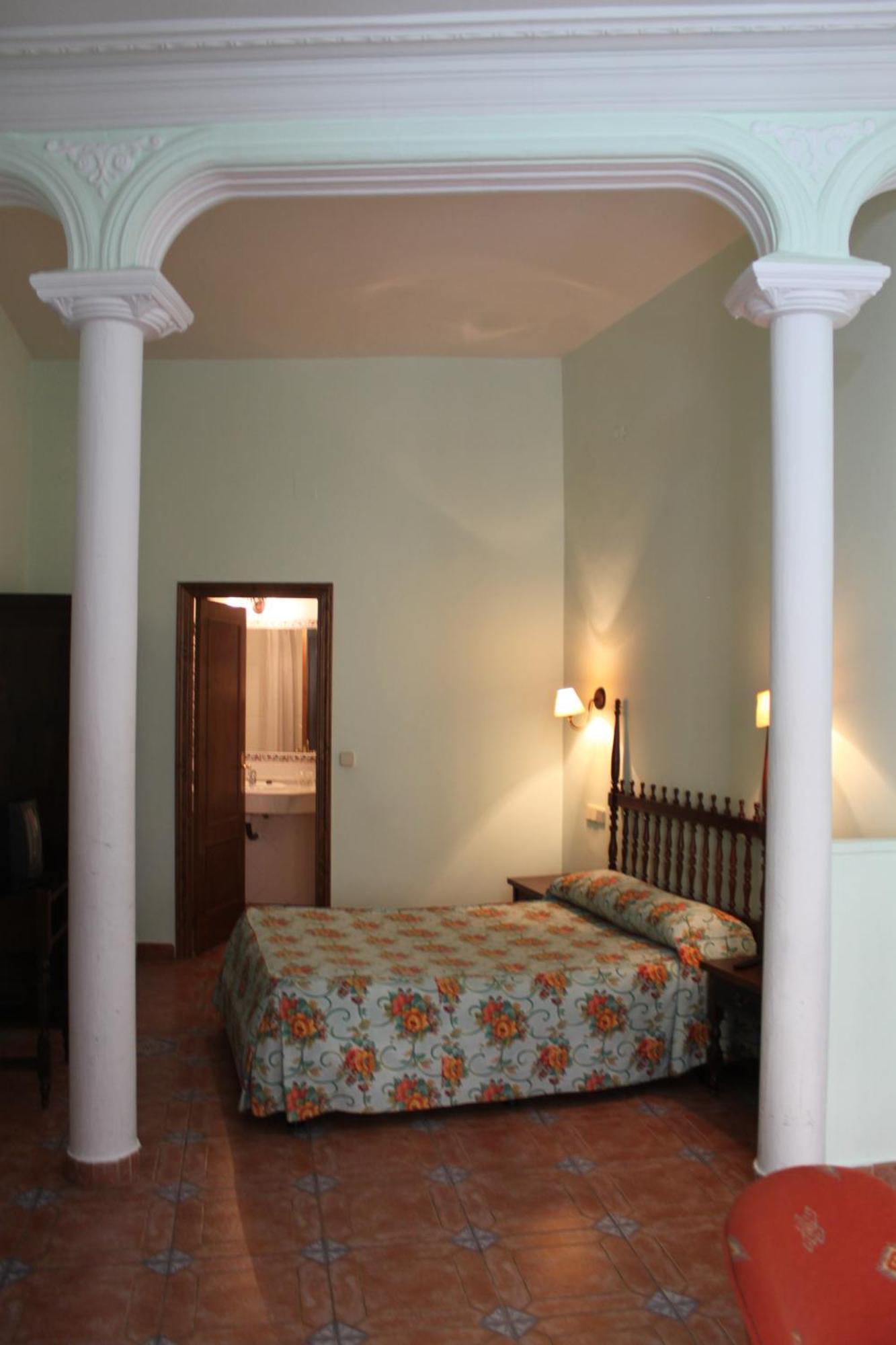 Hotel Rey Nino Ávila الغرفة الصورة